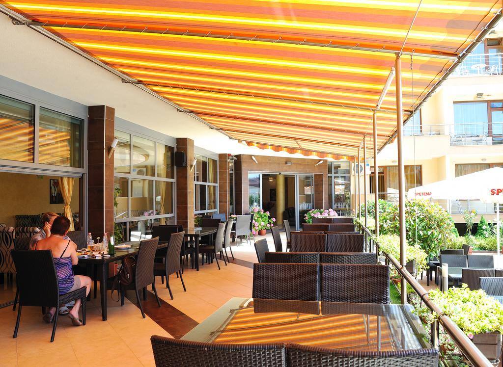 Hotel Iris 内塞伯尔 外观 照片