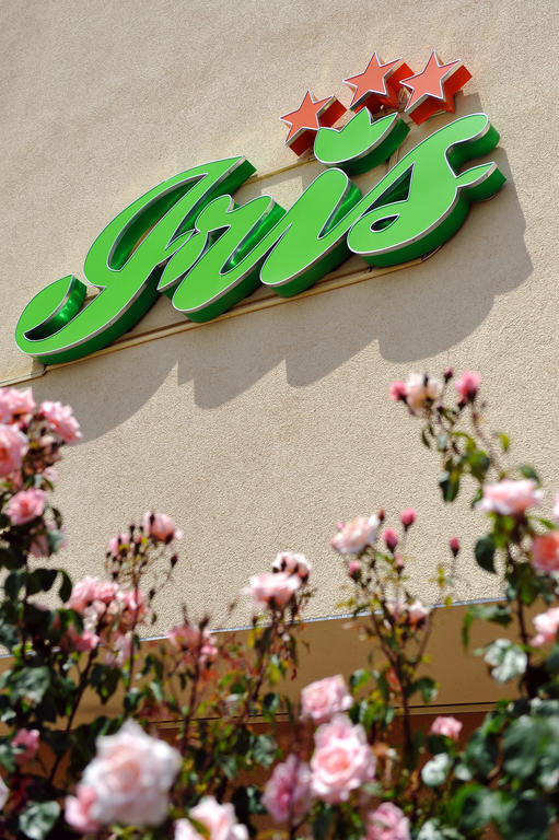 Hotel Iris 内塞伯尔 外观 照片